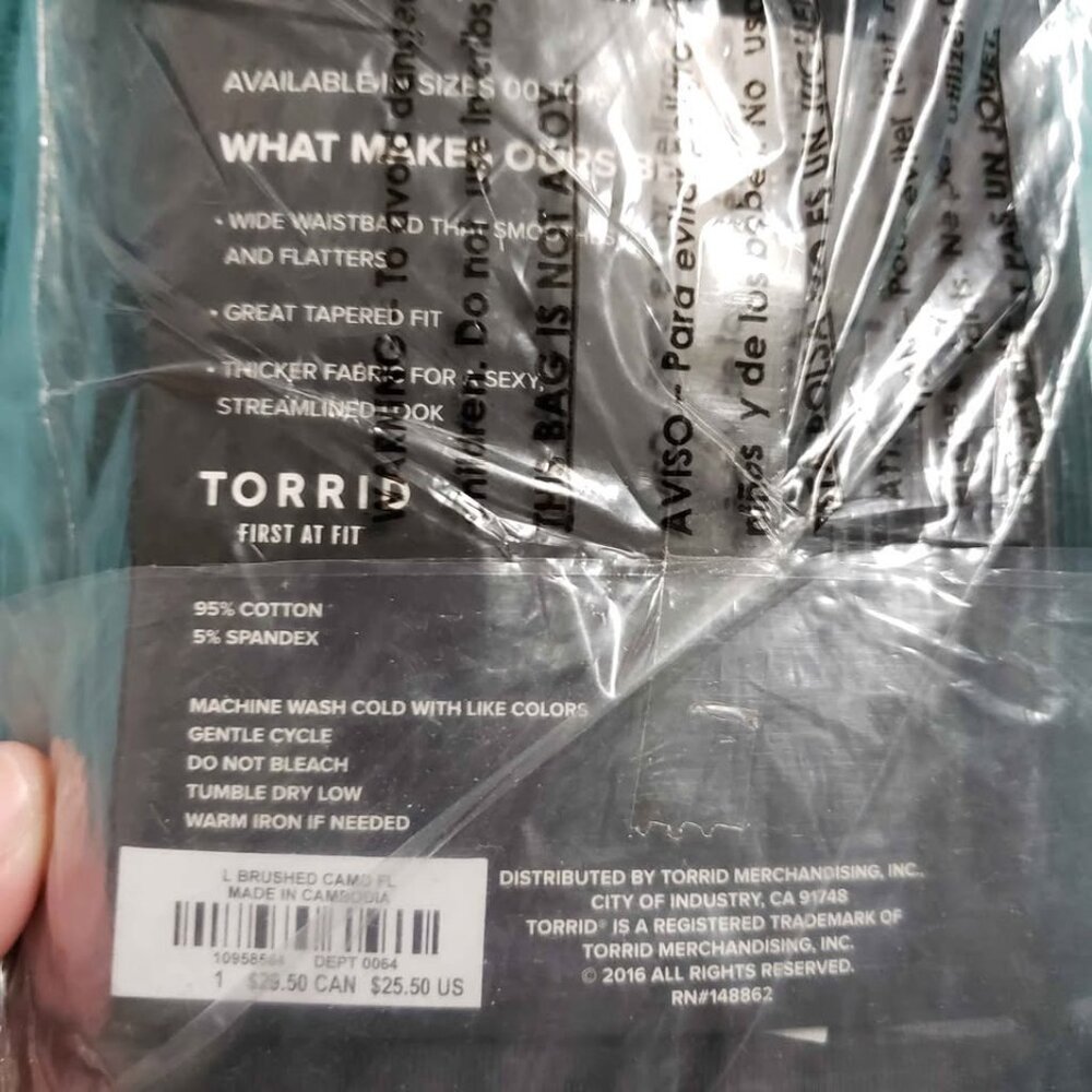 Torrid leggings size 1 Gray Camo. Brand new - Picture 3 of 4
